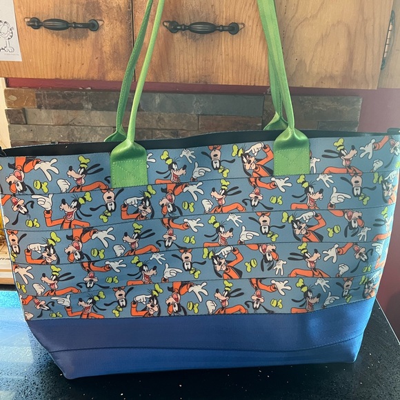 Harveys Goofy Wanderer - Picture 2 of 5